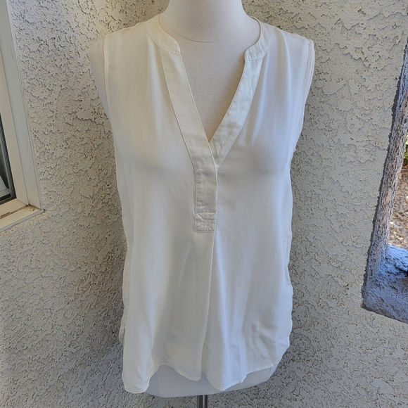 Banana Republic Tops - Banana Republic Silk Blouse